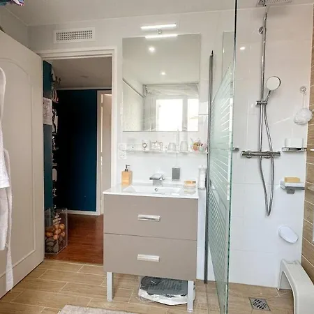 Beautiful Renovated Luxury Terrace Parking *