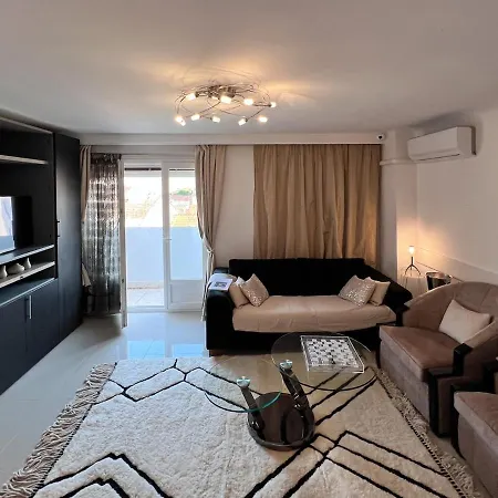 Beautiful Renovated Luxury Terrace Parking Διαμέρισμα