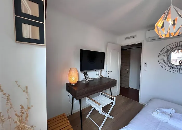 شقة Beautiful Renovated Luxury Terrace Parking