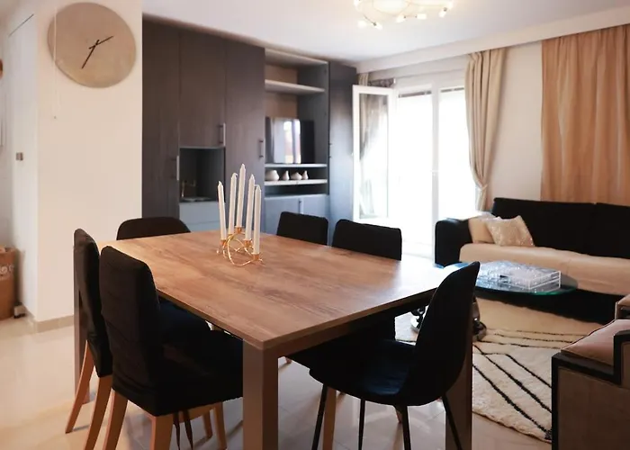 Beautiful Renovated Luxury Terrace Parking شقة كان