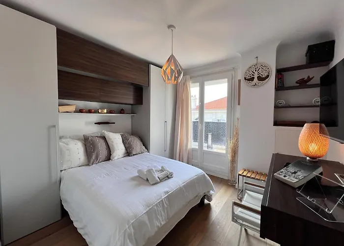 Beautiful Renovated Luxury Terrace Parking