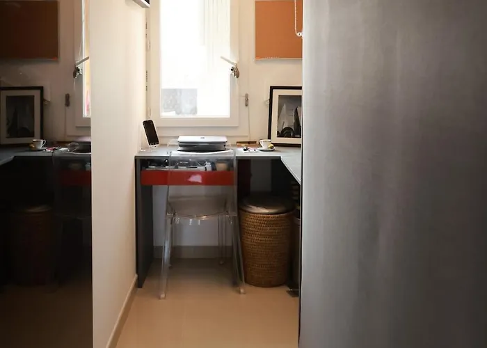 Beautiful Renovated Luxury Terrace Parking