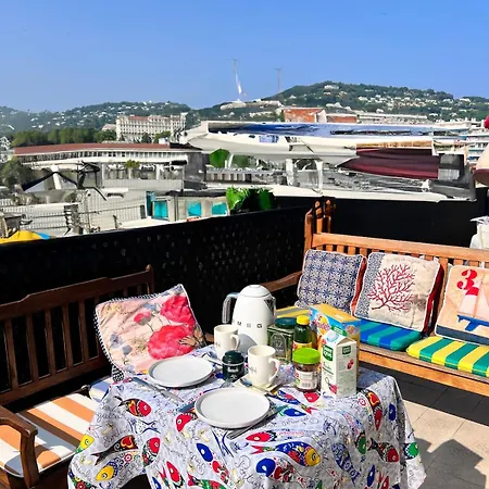 Beautiful Renovated Luxury Terrace Parking Appartement
